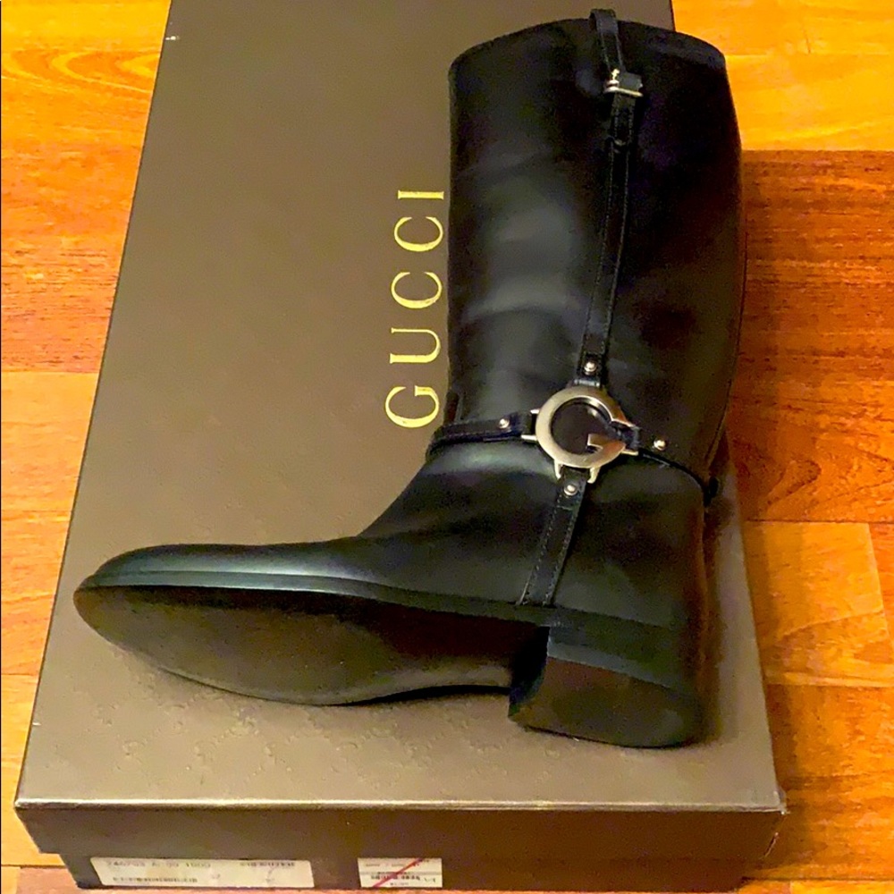 Gucci Women’s Black Leather Boots!
